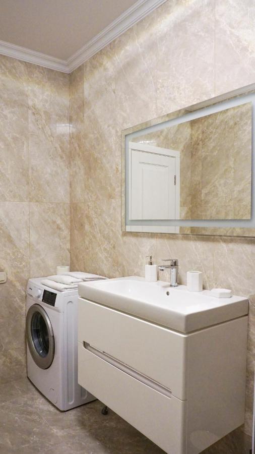 Luxury Near Metro Station Osokorky Apartment