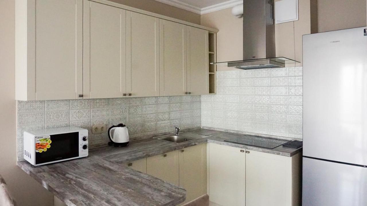 Luxury Near Metro Station Osokorky Apartment