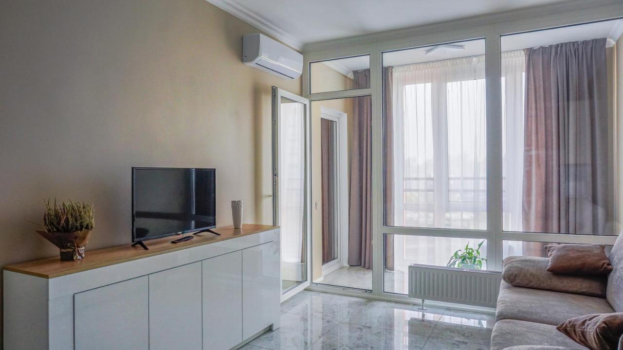 Luxury Near Metro Station Osokorky Apartment *