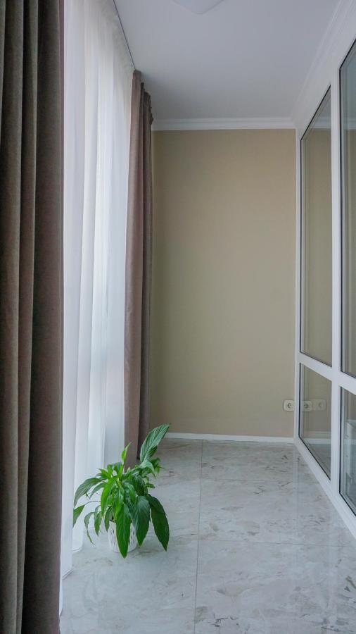 Luxury Near Metro Station Osokorky Apartment Kyiv
