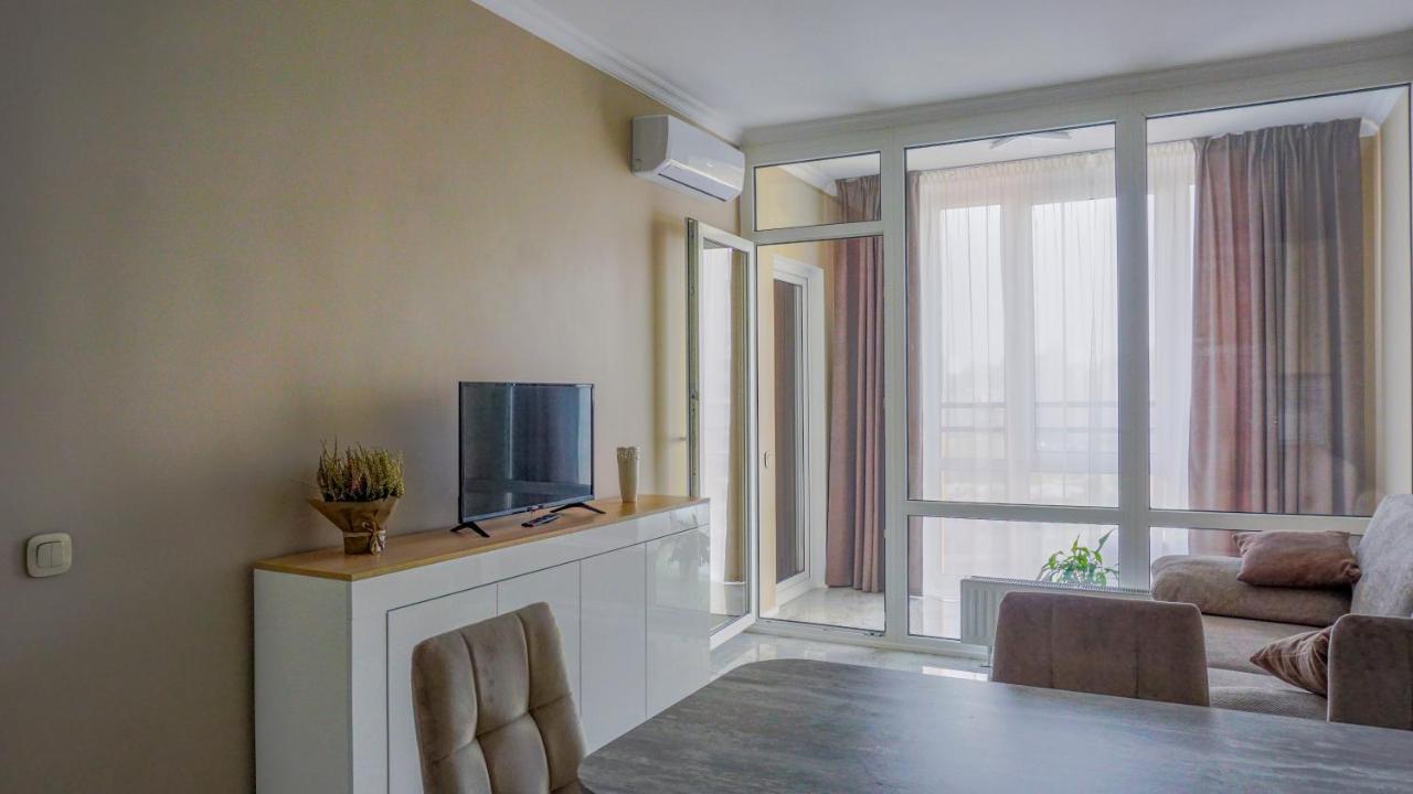 Luxury Near Metro Station Osokorky Apartment Kyiv