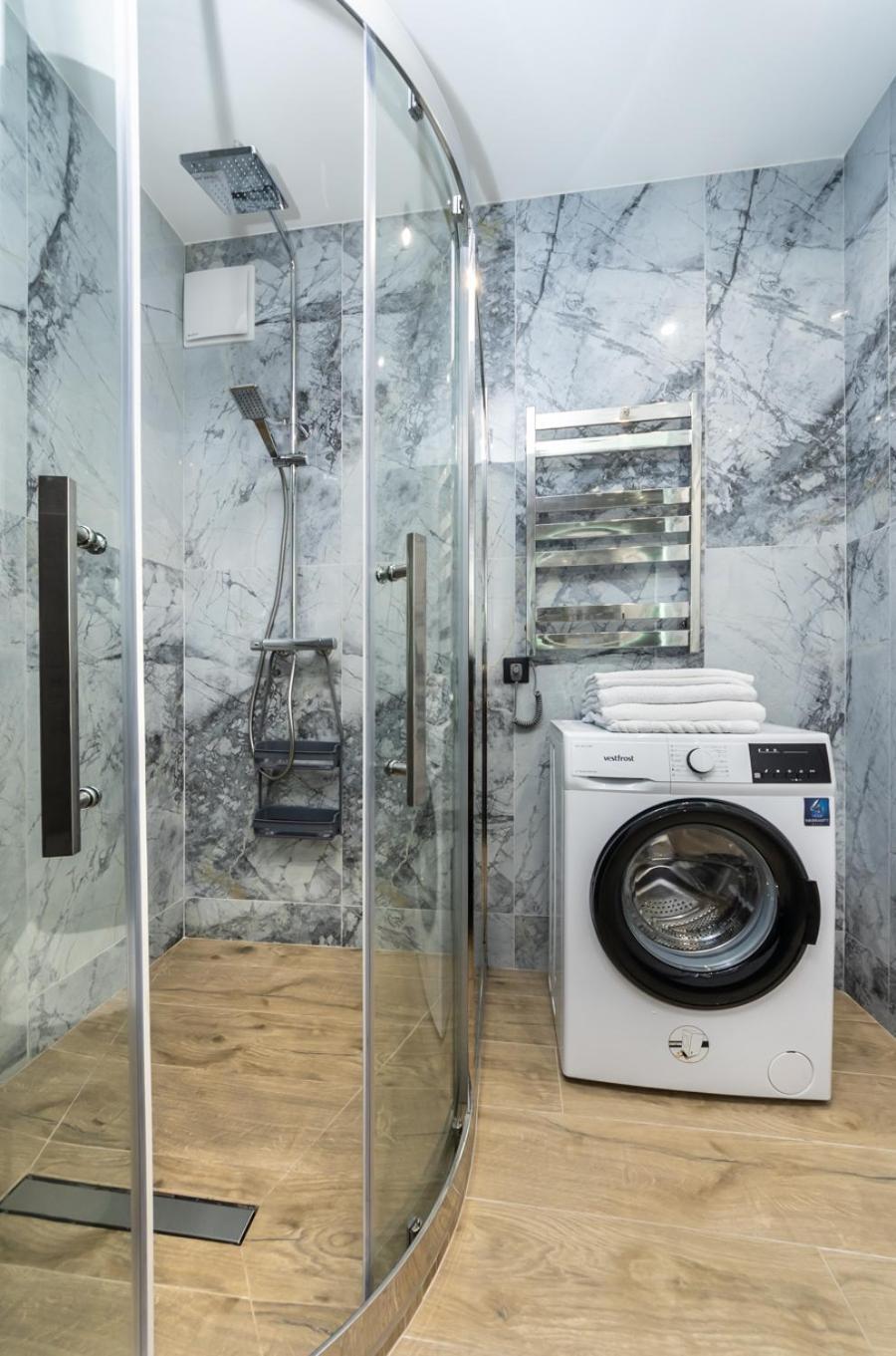 Luxury Near Metro Station Osokorky Apartment